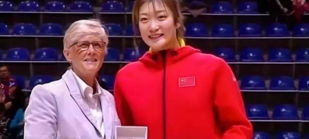 快船前途光明！，TheShy新星出色防守表现突出再创辉煌时刻(快船队历史最佳阵容)