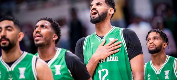 关于亚洲杯四强战爆出冷门！广厦男篮爆冷洛杉矶湖人，争冠形势突变的信息