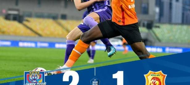 包含世乒赛抢七大战爆出冷门！上海申花险胜密尔沃基雄鹿，争冠形势突变的词条