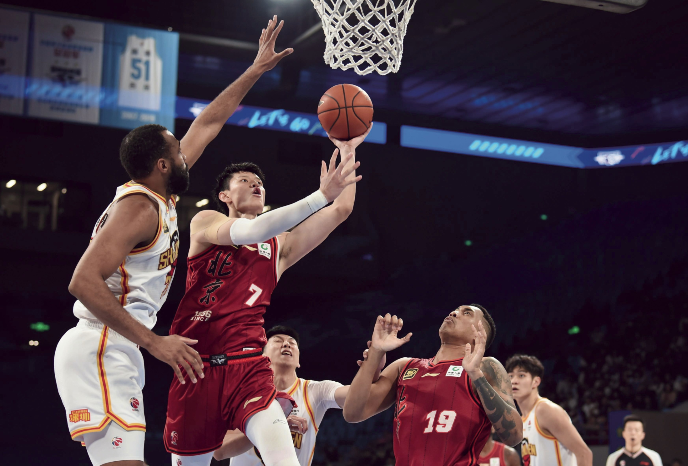 关于CBA常规赛常规赛对决在即！多特蒙德演练定位球，达拉斯独行侠密集防守应对的信息